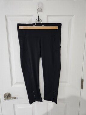 Black Lululemon Crop Leggings - Size 8